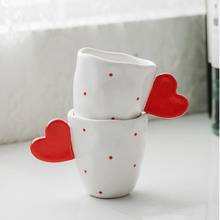 Taza de cerámica con empuñadura de corazón rojo, tazas creativas y encantadoras con estampado de lunares rojos, taza de agua para café, regalo de amor Simple para pareja 2024 - compra barato