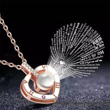 Женское Ожерелье с кулоном в виде сердца, инкрустация из нержавеющей стали на 100 языках 2024 - купить недорого