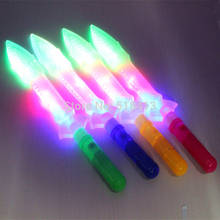 Espada de luz piscante para crianças, brinquedo com espada eletrônica que muda de cor, presente para meninos, para diversão ao ar livre, esportes 2024 - compre barato