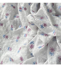 Qualidade tencel tecido de algodão branco bordado tridimensional de daisy costura saia toalha de mesa cortina diy saco tissu 2024 - compre barato