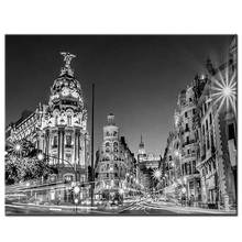 Pintura de diamantes 5d Diy, bordado de diamantes "Ciudad de Madrid en blanco y negro a la noche en España, calle principal antigua" 2024 - compra barato