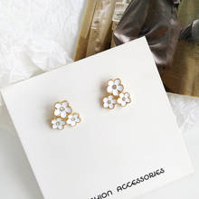 Small Elegant White Camellia Flowers No Ears Hole Earrings Korean Women Enamel Small Flowers Clip Earrings Without Piercing 2024 - buy cheap