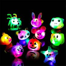 Anillos de luz LED parpadeantes para fiesta de cumpleaños, 12 unidades, regalos para niños y niñas, parpadeantes, brillan en la oscuridad 2024 - compra barato
