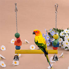 Игрушка для жевания птиц с колокольчиком аксессуары для птиц Красочные Подвесные деревянные стойки палочки стойки для домашних птиц попугай 2024 - купить недорого