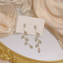 Pendiente de hojas de lujo chapado en oro Real de 14K, delicado Micro con incrustaciones de circonia cúbica, pendientes de tuerca, colgante de joyería de boda 2024 - compra barato