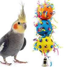 Juguete creativo de plástico para pájaros, bola colgante para loros, juguete para masticar con campana, coloridos, accesorios para aves, 1 ud. 2024 - compra barato