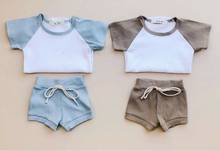 Летний комплект для маленьких девочек; рубашка с короткими рукавами для маленьких мальчиков и девочек; шорты; штаны; комплект одежды для мальчиков в стиле пэчворк 2024 - купить недорого