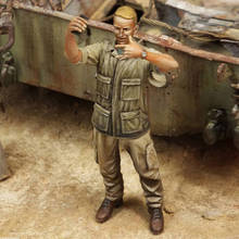 Figura de resina 1/35 homem moderno suporte e tirar foto (sem tanque) modelo sem pintura figura kit construção 2024 - compre barato