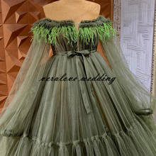 Designer verde vestido de baile uma linha fora do ombro mangas compridas com penas festa à noite vestir vestidos robe de soirée 2024 - compre barato