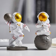 Estatuetas de astronauta europa, artesanato, decoração da casa, acessórios, mesa de escritório criativo, presentes de aniversário para meninos 2024 - compre barato