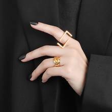 Кольцо женское, прямоугольное, золотистое/серебристое 2024 - купить недорого
