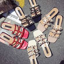 2019 sandalias de mujer de moda zapatos planos de gelatina arco V Chanclas Zapatos de playa de verano zapatillas con remaches sandalias de Tanga desnudo 2024 - compra barato