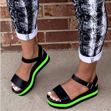 Sandálias femininas casuais de cores mistas, plataforma baixa, sapatos femininos da moda com fivela, calçado confortável, tamanho grande, 2021 2024 - compre barato