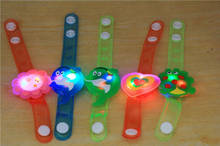 Новинка, ремешок для детских часов со светящимися светодиодными лампами, креативный браслет, часы, светящиеся наручные светящиеся игрушки, ... 2024 - купить недорого