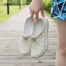 Zuecos clásicos originales para mujer, chanclas de agua para el jardín, zapatillas de playa para verano, sandalias de natación al aire libre, zapatos de arcoíris 2024 - compra barato