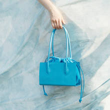 Сумка на плечо с кулиской, Высококачественная роскошная женская сумка-тоут, 2020, модная сумка в форме багета, bolsa de hombro 2024 - купить недорого