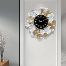 Relógio de parede europeu de ferro forjado, ornamentos para decoração de parede do hotel, sala de estar e escritório 2024 - compre barato
