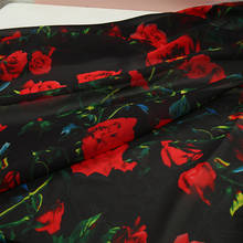 Шифоновая ткань, легкая и дышащая, с принтом черных роз, 145x100 см 2024 - купить недорого