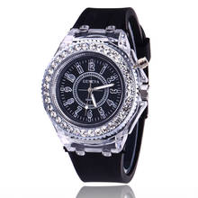 Relojes ligeros de lujo para Mujer, pulsera de Gel de sílice, informal, a la moda, novedad 2024 - compra barato