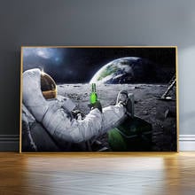 Pintura en lienzo de arte moderno para el espacio exterior, pintura en HD de astronauta de la tierra, beber cerveza, Cardros, carteles e impresiones, decoración de imagen de pared 2024 - compra barato