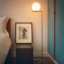 Luminária de chão em led, minimalista e nórdico, criativo, para sala de estar, de metal, bronze 2024 - compre barato