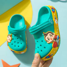 Детская садовая обувь; Милая домашняя обувь с рисунком Обезьяны из мультфильма EVA для мальчиков и девочек; Мягкие Нескользящие летние детские пляжные Тапочки 2024 - купить недорого