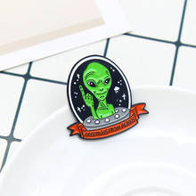 Greetings from aliens-Pin esmaltado para ropa, broches de Aliens verdes, Bandera Roja, Pin de solapa, insignia para bolso 2024 - compra barato