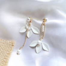 Fashion asymmetric white flowers earring female classic tassel earrings Simple metal leaf pearl stud earrings for women jewelry 2024 - buy cheap