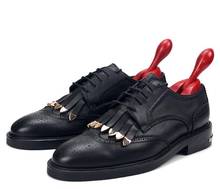 Moda metal negócios homens sapatos esculpidos preto couro genuíno rendas acima de alta superior formal sapatos masculinos brogue para homem 2024 - compre barato