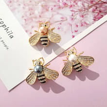 Delicate Little Bee Series Brooches Fashion Insect Crystal Rhinestone Pins Badge Cartoon Metal Jewelry Gifts Wholesale for Women 2024 - buy cheap