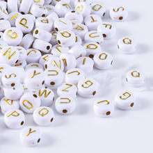 Contas de letras acrílicas, 3600pcs 4*7mm letras iniciais de impressão em ouro bracelete branco de plástico contas de alfabeto individuais em inglês 2024 - compre barato