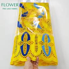 Tela de encaje seco africano amarillo con bordado, nuevo diseño de 100%, de algodón, Suiza, para coser telas, 2020 2024 - compra barato