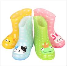 Botas de lluvia con estampado de dibujos animados para niños y niñas, zapatos de goma impermeables con lazo, novedad 2024 - compra barato