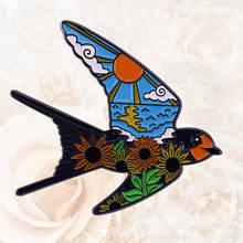 Sailor Jerry-pin de esmalte de flor de sol del océano de Swallow, símbolo tradicional británico, tatuaje de pájaro, broche de animal, joyería 2024 - compra barato