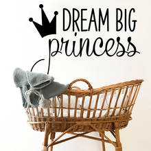 Sonho dos desenhos animados grande princesa coroa adesivo de parede quarto das crianças inspirador citação decalque da parede do berçário do bebê vinil decoração 2024 - compre barato