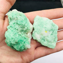 Натуральный зеленый изумруд минеральный драгоценный камень-класс хрустальные образцы камни и кристаллы VHF/UHF кристаллы кварца из Китая 2024 - купить недорого