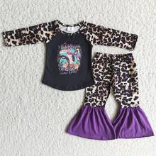 Оптовая продажа, комплект детской эксклюзивной одежды для маленьких девочек, рубашка из коровьей кожи с длинным рукавом и леопардовым принтом, фиолетовые штаны с колокольчиками, модная одежда 2024 - купить недорого