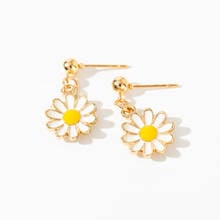 Pendientes de margaritas blancas para mujer, aretes pequeños y frescos con diseño de flor, girasol, uñas, personalidad coreana, joyería para mujer, venta al por mayor 2024 - compra barato