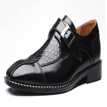 Sapatos masculinos de couro legítimo, calçados confortáveis com fivela formal ponteagudo 2024 - compre barato
