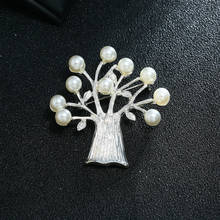 Broche Simple de moda Popular europea y americana, broche de aleación de árbol de la vida con perlas de imitación de atmósfera 2024 - compra barato