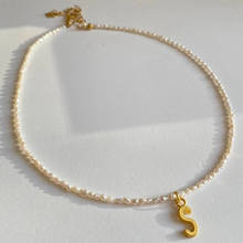 2021 богемное короткое ожерелье в стиле барокко из чистого натурального жемчуга с золотыми буквами индивидуальное модное женское высококлассное ювелирное изделие 2024 - купить недорого