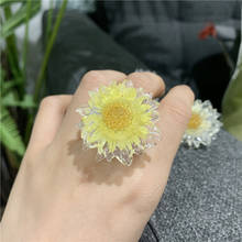 Прекрасный Дейзи цветок большой кольцо для Для женщин и девочек модные полимерные изделия цветущие хризантемы детская одежда белого, розового, желтого цвета с лепестками вечерние кольца 2024 - купить недорого