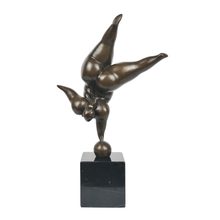 Estatua de bronce abstracta para mujer regordeta, escultura deportiva famosa, arte, decoración de armario para el hogar 2024 - compra barato