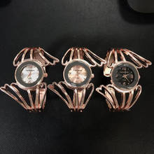2019 новые женские кварцевые часы мода дизайн крыла браслет часы роскошные женские манжеты браслет часы золото Colck женские часы  Часы женские часы женские наручные женские часы наручные часы женские с браслетом 2024 - купить недорого