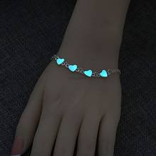 Женские светящиеся браслеты с сердцем, светильник, синие флуоресцентные ювелирные изделия, светящиеся в темноте 2024 - купить недорого
