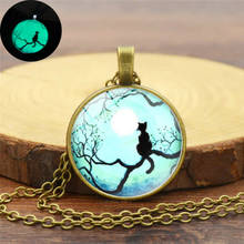 Simple Vintage Black Cat Luminous Necklace Men Women Jewelry Classic Glow In The Dark Glass Dome Pendant Necklace Gifts 2024 - buy cheap