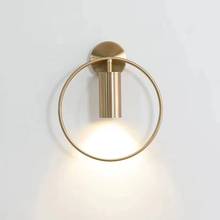Современная настенная лампа в скандинавском стиле, светодиодное бра с золотыми кольцами, комнатное прикроватное освещение для гостиницы, гостиной, декоративное освещение для дома 2024 - купить недорого