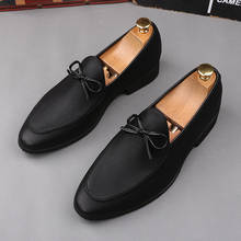Sapatos pretos masculinos de couro com laço, calçados de festa para casamento uso diário para escritório 2024 - compre barato