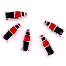 Colgante de aleación de Zinc con forma de pintalabios, abalorio flotante, color rojo y negro, 20 piezas, para collar, joyería 2024 - compra barato