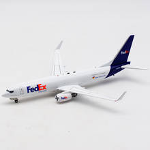 FedEx самолета 1:200 весы B737-800 G-NPTD модели самолетов FedEx грузовые авиалинии строгальные Коллекционная Коллекция игрушек 2024 - купить недорого